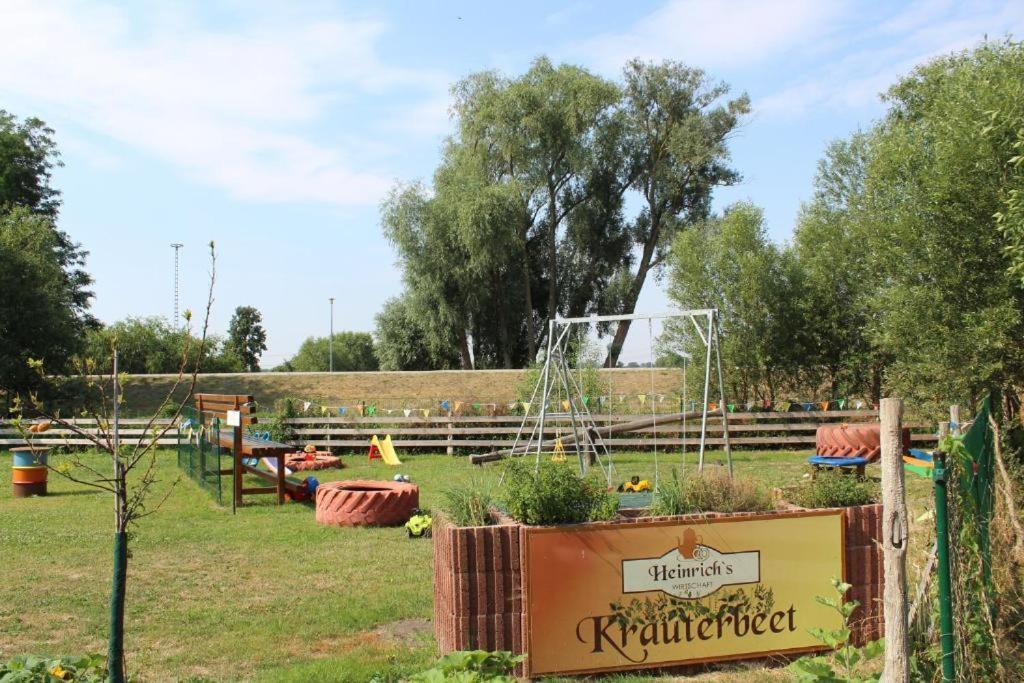 Heinrich's Schlaffaesser Im Nuthegarten * Walternienburg
